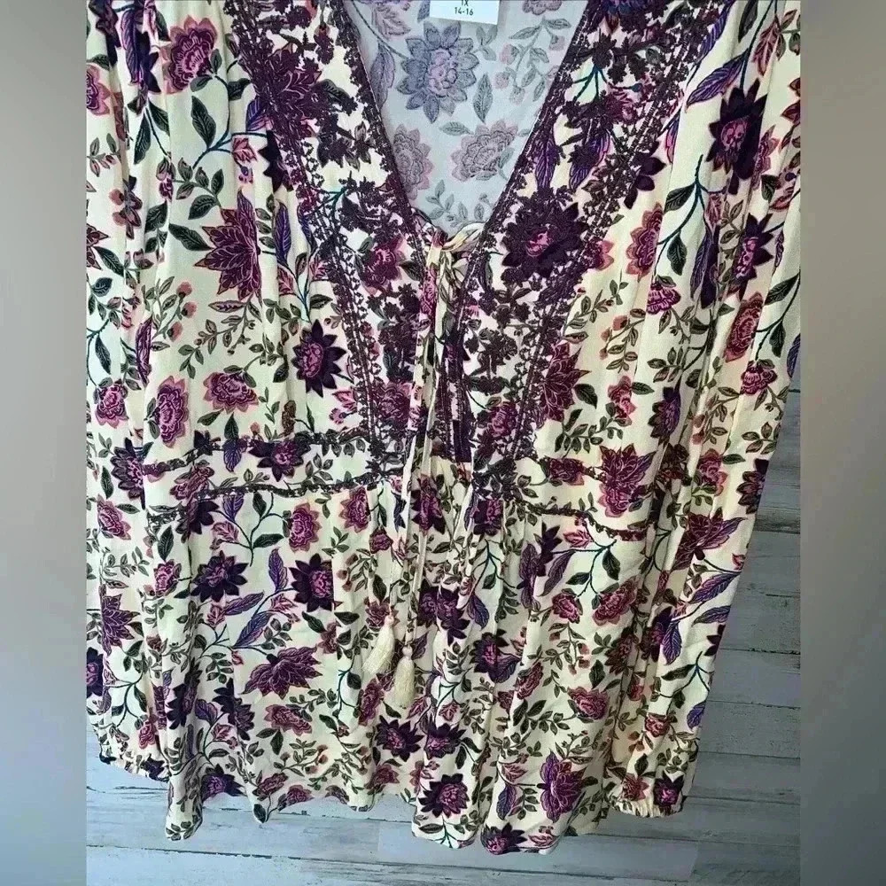torrid Cream Floral Peasant Blouse with Plum Embroidery - Picture 4 of 15